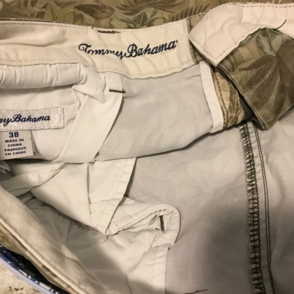 3 pair Men’s Tommy Bahama shorts - Picture 4 of 5